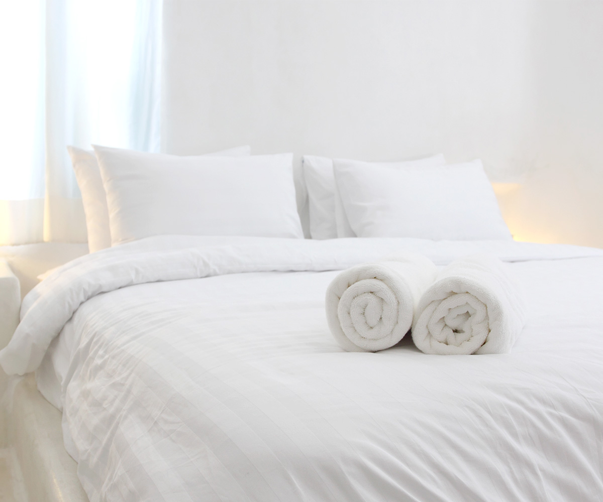 Buy Best Hotel T200 White Sheets & Pillow Case Online in Bulk