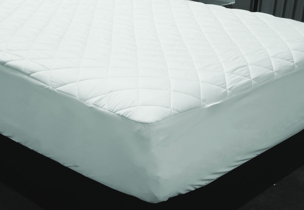 60" x 80" x 12" Queen Fitted Quilted Mattress Pad - 10 pcs/case
