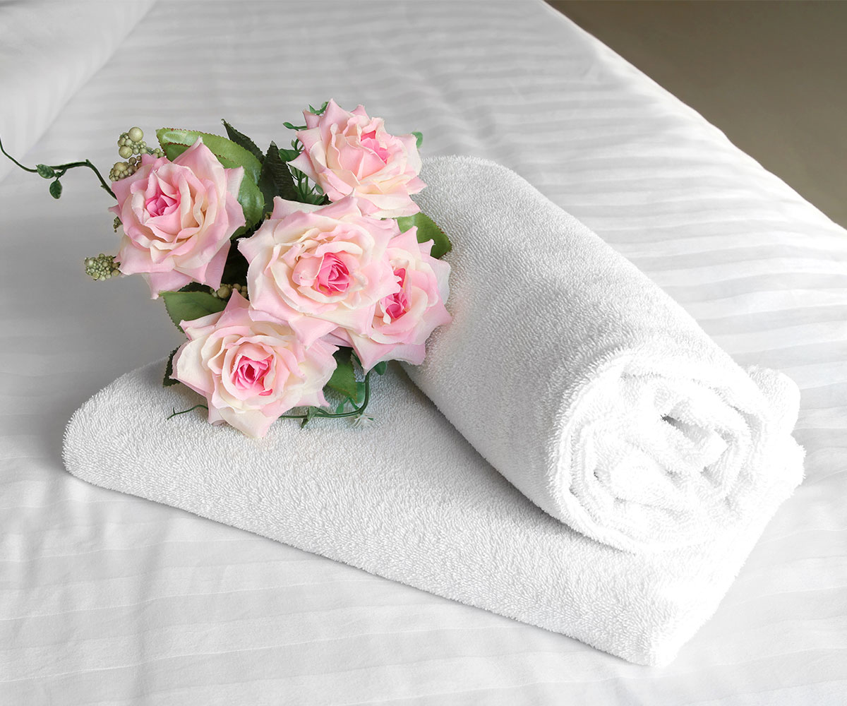 24" x 50"-10.0lbs, Bath Towel, 86% Cotton-14% Polyester, Cam Border, 5dz per case